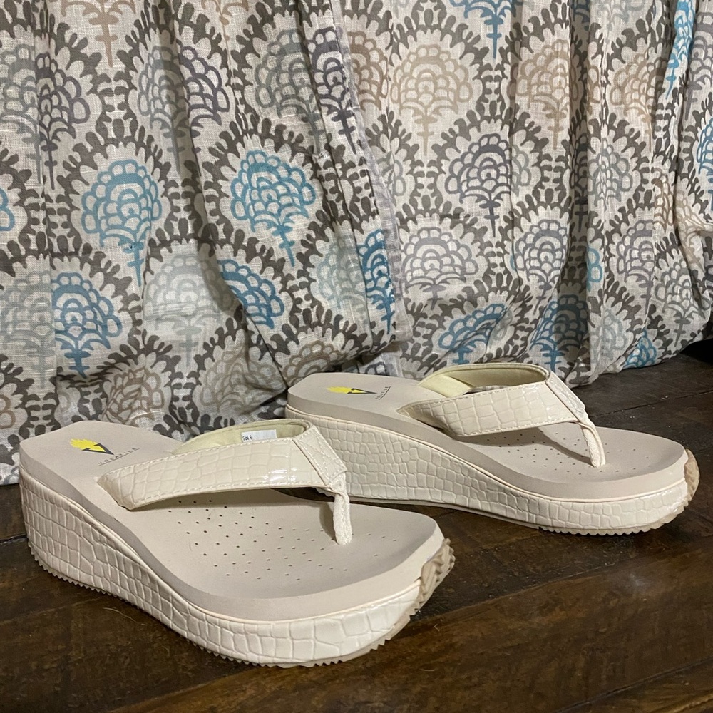 Volatile wedge sandal - size 9